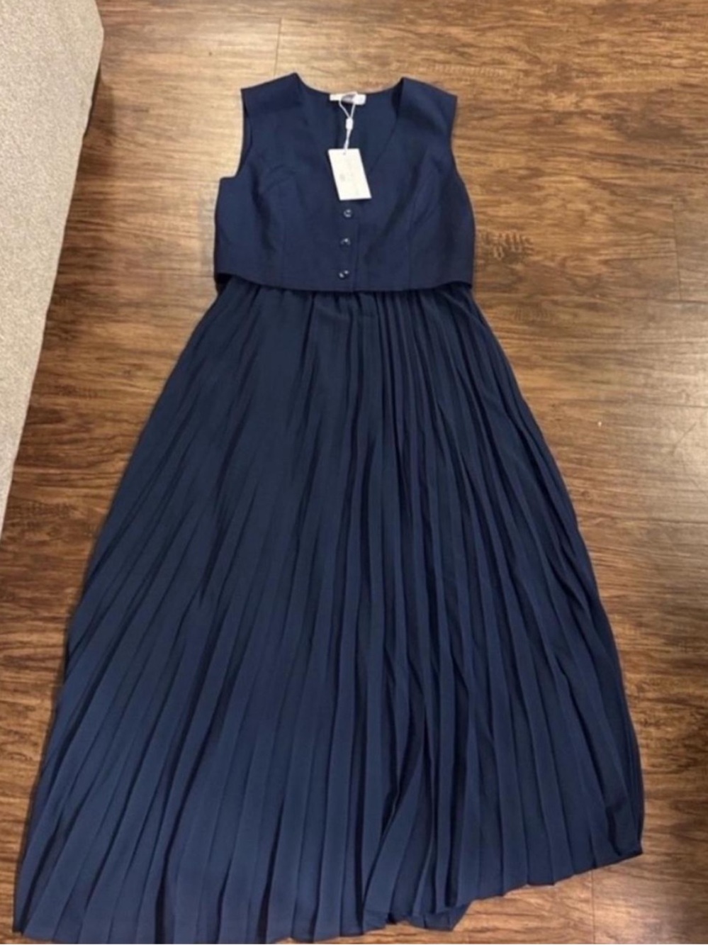 NWT Caroline constas dress size large comes